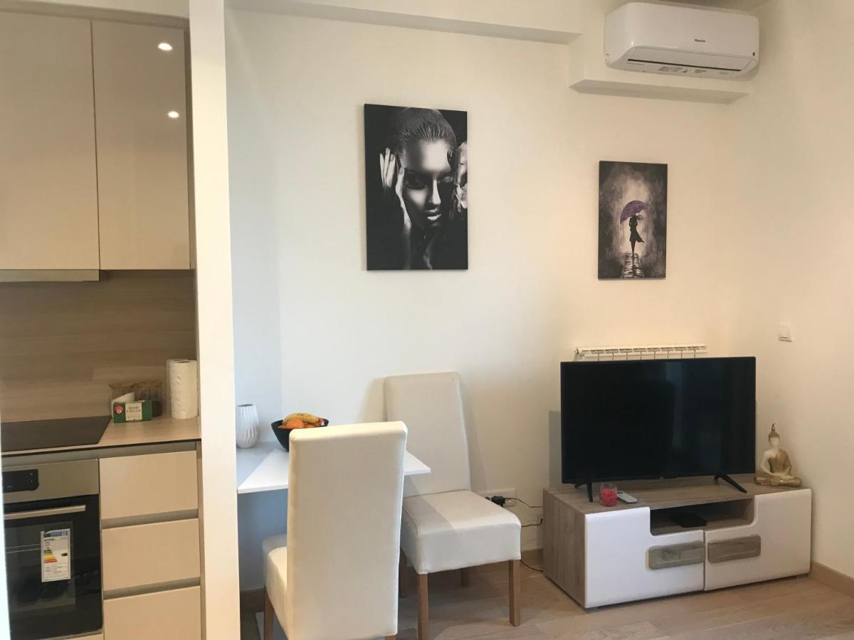The Gates 705 Apartamento Belgrado Exterior foto